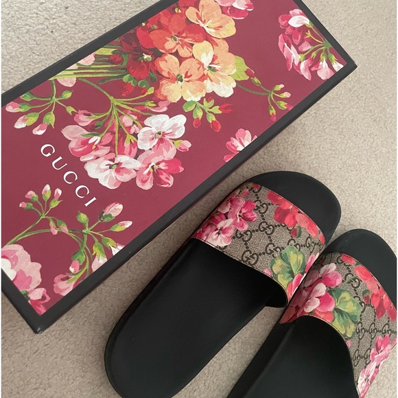 Gucci Slides - Picture 1 of 3